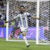 Messi brilló y Argentina goleó en el debut