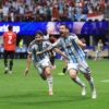 Argentina reaccionó a tiempo, remontó un 0-2 ante Egipto y se metió en cuartos de final