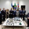 Milei respaldó a Flávio Bolsonaro en Brasil y reavivó las críticas por el uso de recursos públicos
