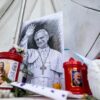 El papa León XIV recibió el alta médica y regresará al Vaticano
