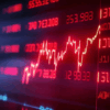 El riesgo país cerró en 707 puntos y crece la presión sobre los bonos argentinos